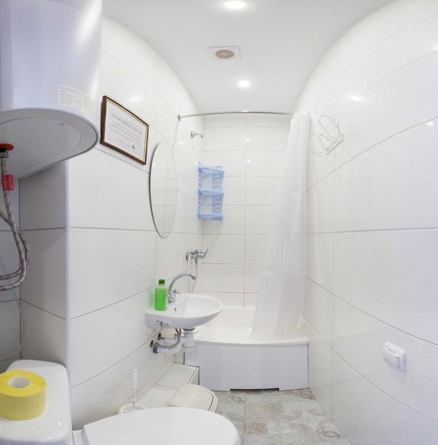 Cozy Apartment Beside Metro Yaroslava Mudroho, Universytet - Chernyshevska Str 95-6 Charkiv Esterno foto